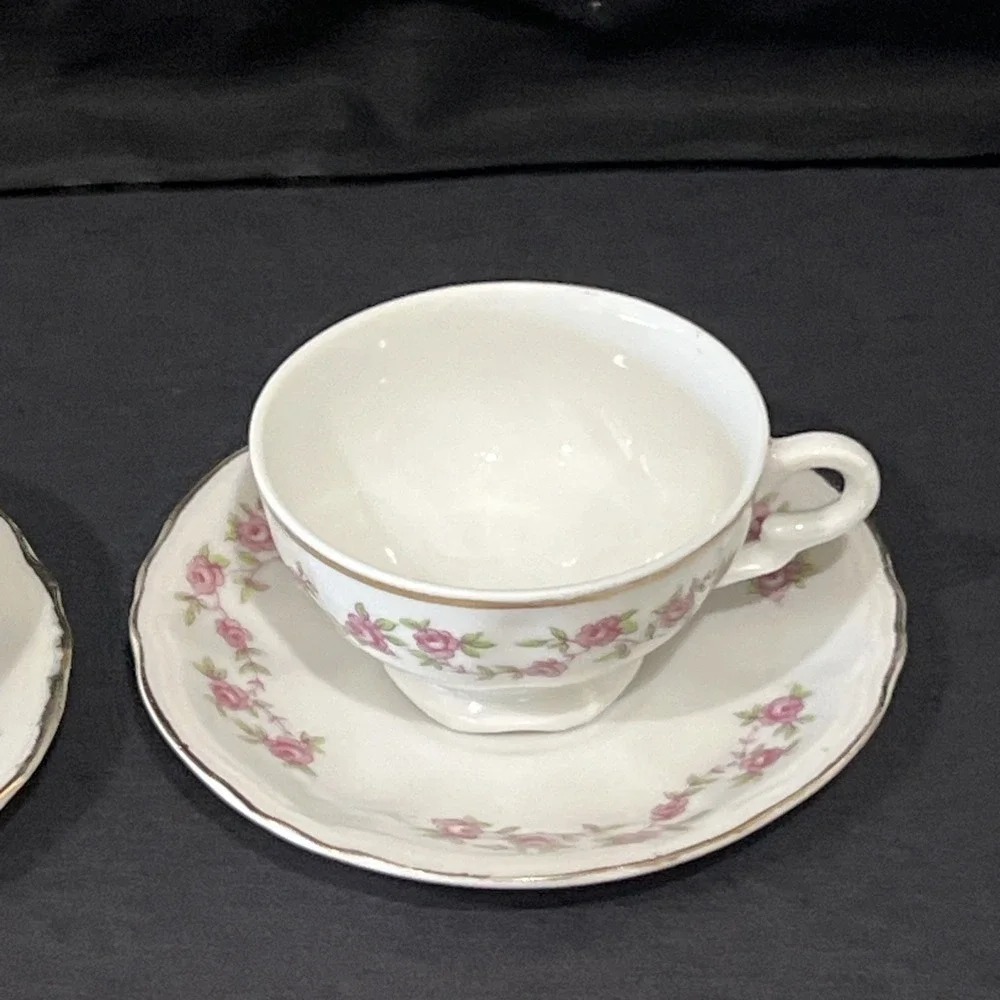 Vintage Purple Rose Footed Porcelain Tea Cup And Saucer Set With Gold‎ Trim Set